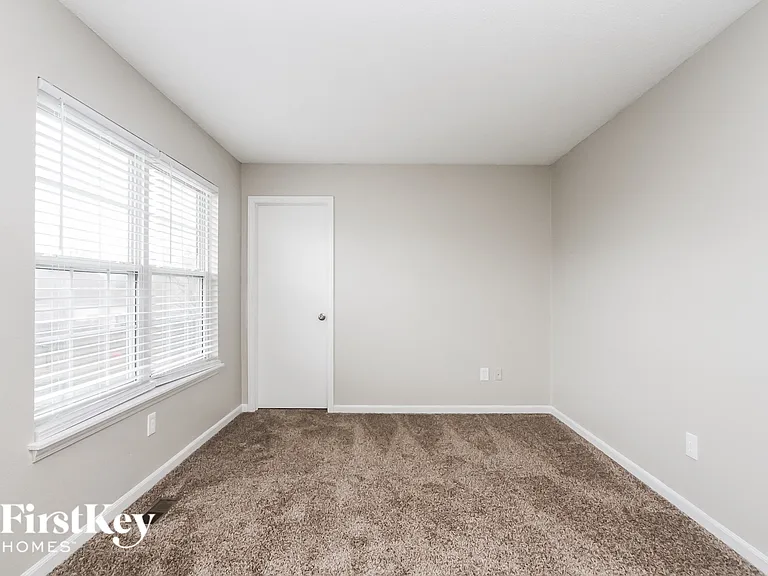 37 Lasalle Ln — Photo 12