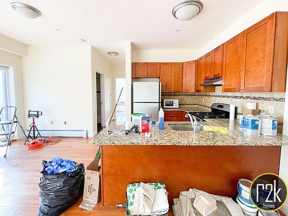 5th image of 12-03 Jackson Ave #4C