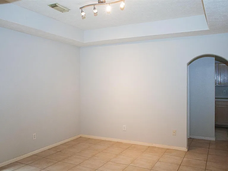 6223 Newbury Dr — Photo 8