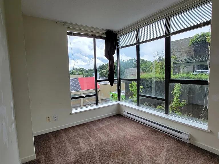 8180 Granville Ave #5XX — Photo 2