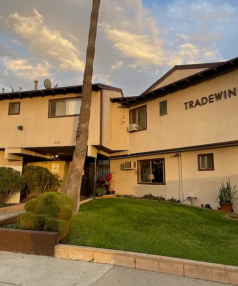 Tradewinds — Photo 1