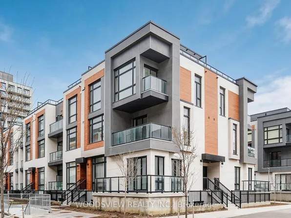 12 David Eyer Rd, Richmond Hill, ON