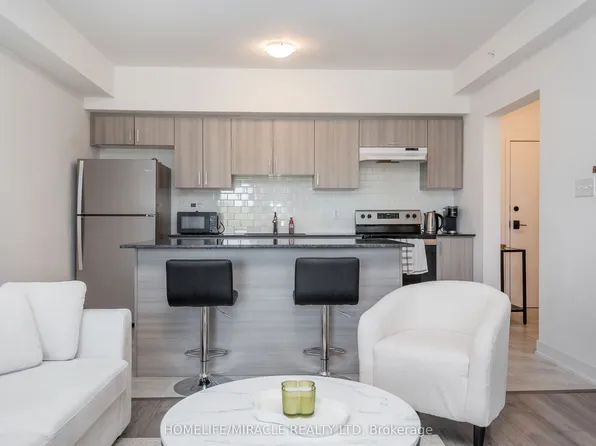 8 Culinary Ln #207, Barrie, ON L9J 0T2