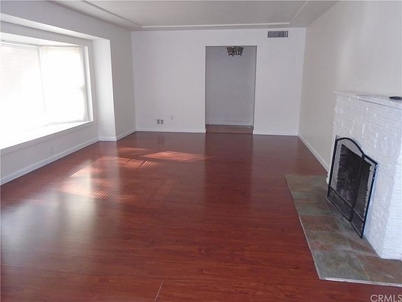 3rd image of 582 W 34th St