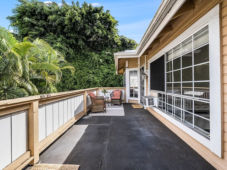 585 Mananai Pl #26U — Photo 9