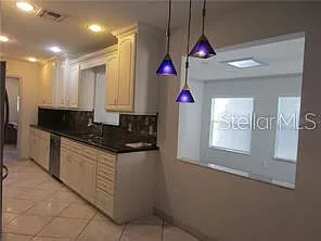 305 Coble Dr — Photo 5