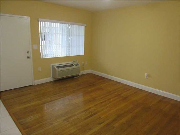 2nd image of 8411 Byron Ave APT 11
