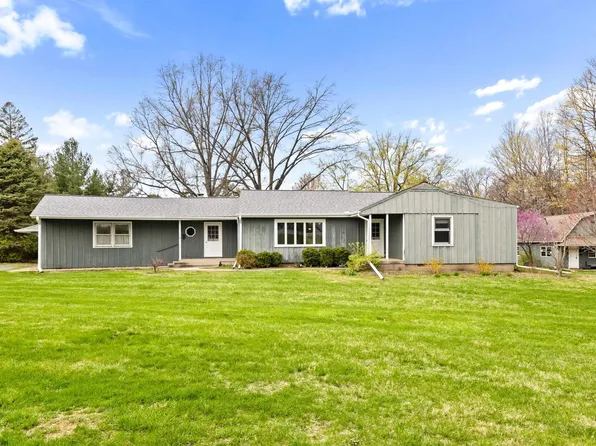 298 E Golden Maple Dr, East Peoria, IL 61611