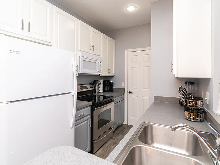 100 Cascade Ln #106 — Photo 24
