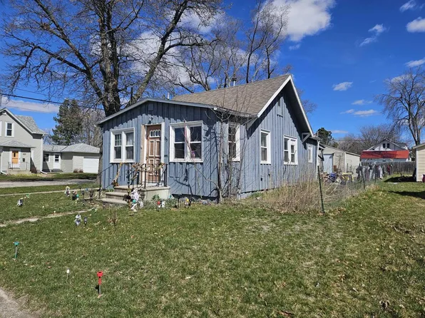 139 4th Ave NE, Oelwein, IA 50662