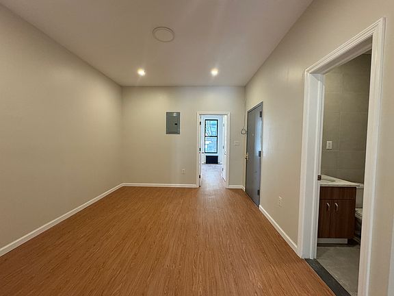 4th image of 386 Bleecker St #1F