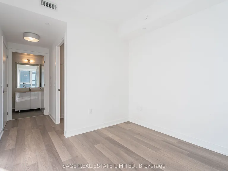 357 King St W #2109 — Photo 7