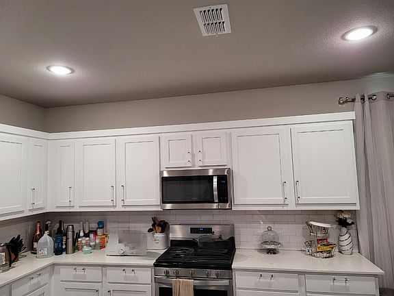 2nd image of 2401 Green River Rd