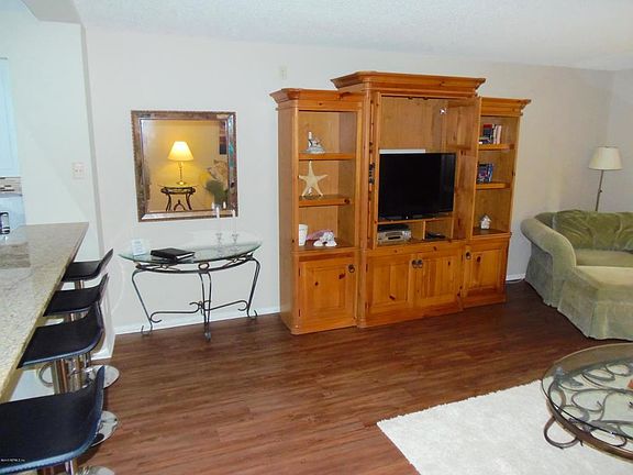 4th image of 103 Village Del Prado Cir