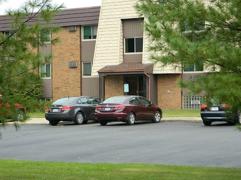 611 Ridge Rd — Photo 4