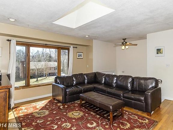 2nd image of 1210 Hilltop Dr