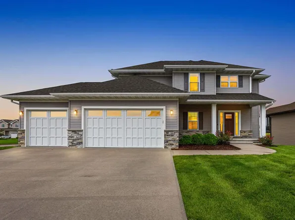 1300 E Tartan Dr, North Liberty, IA 52317