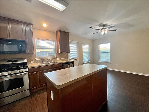 4th image of 19310 Golden Cactus Ln