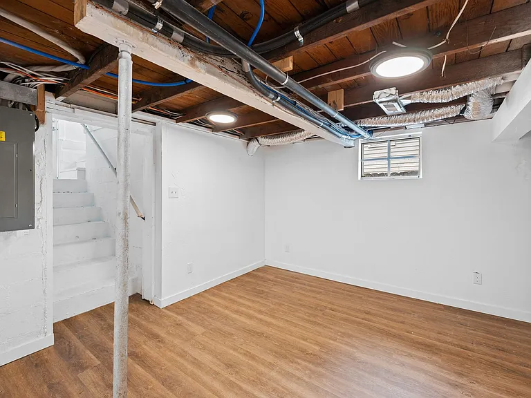 8004 E Broadway Ave — Photo 22