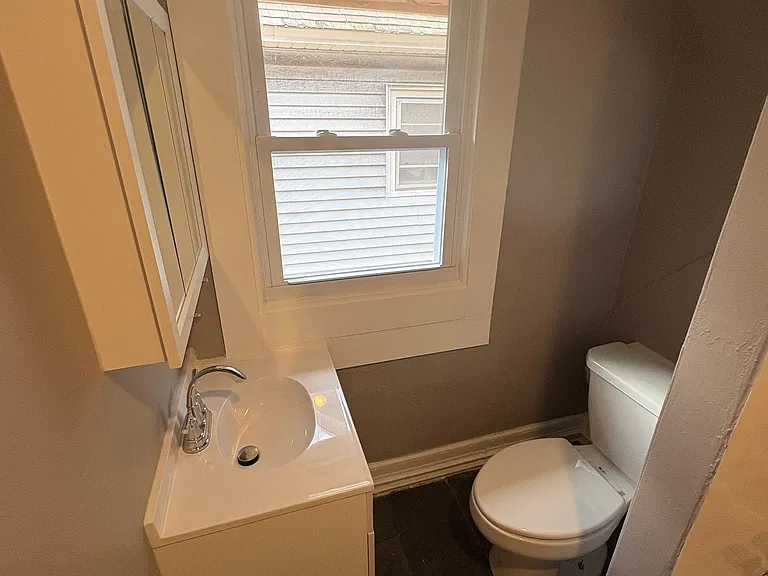 678 Genesee St #678 — Photo 8
