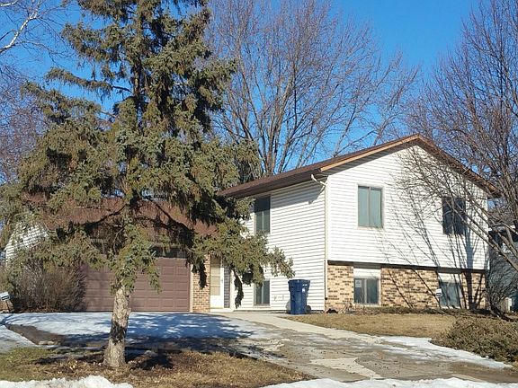 3rd image of 15613 Heywood Way