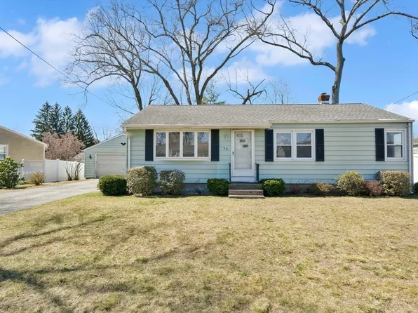 108 Oakwood St, Chicopee, MA 01020