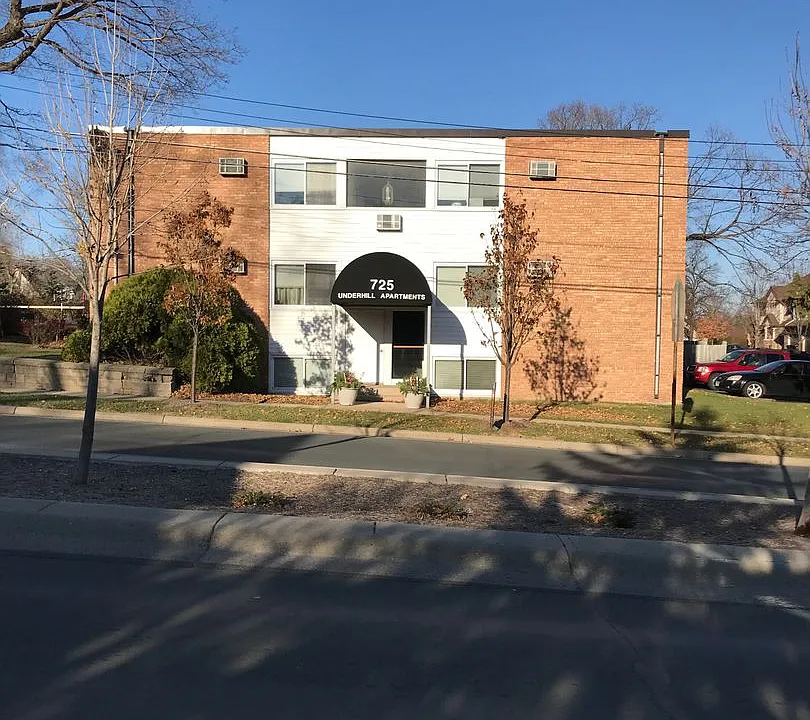 725 Wayzata Blvd E