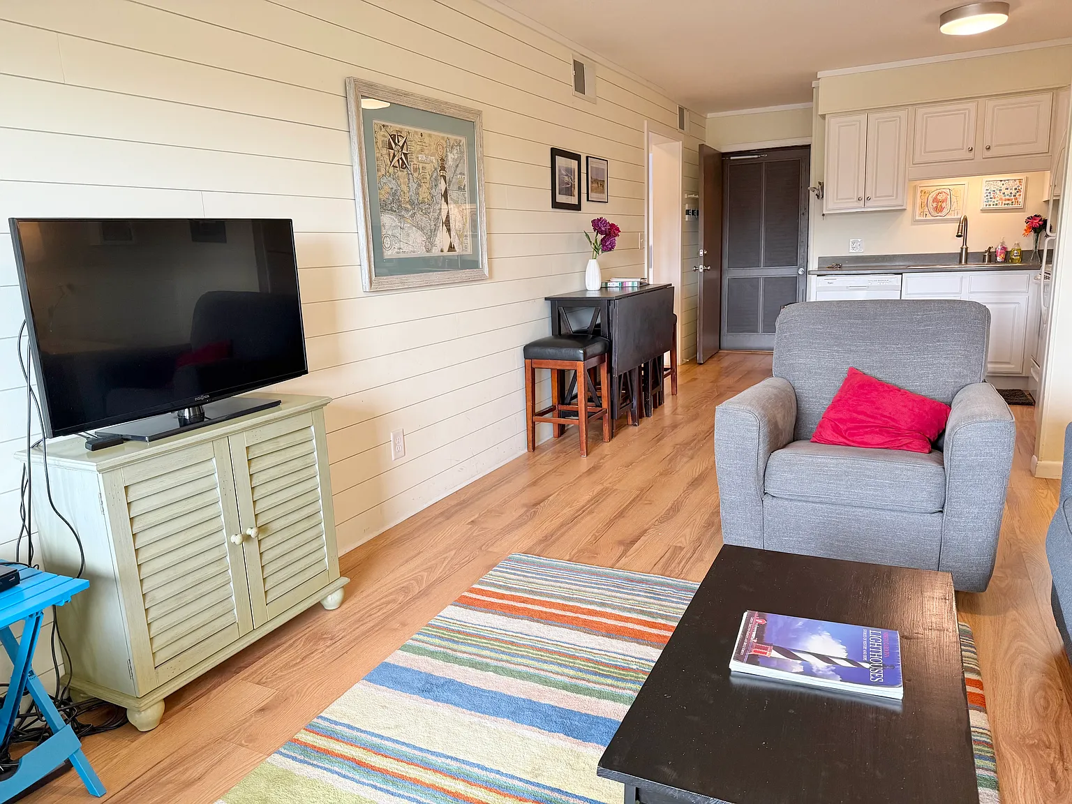 2 bed, 816 sqft, $1,600 — Photo 2