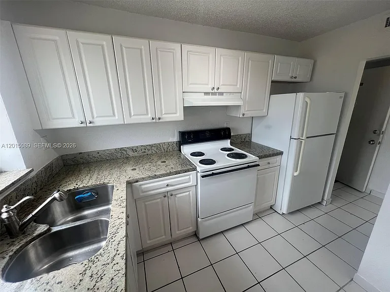 5100 SW 41st St #Penthouse 6 — Photo 32