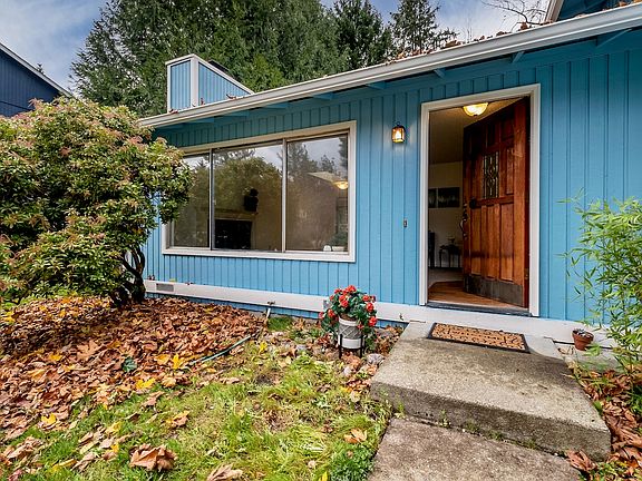 4th image of 828 Mills Pl NE