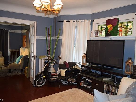 5th image of 165 Dodd St
