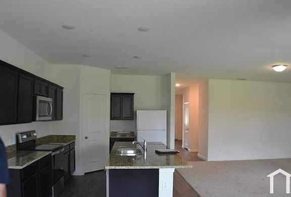 2nd image of 829 Cedar Elm Dr