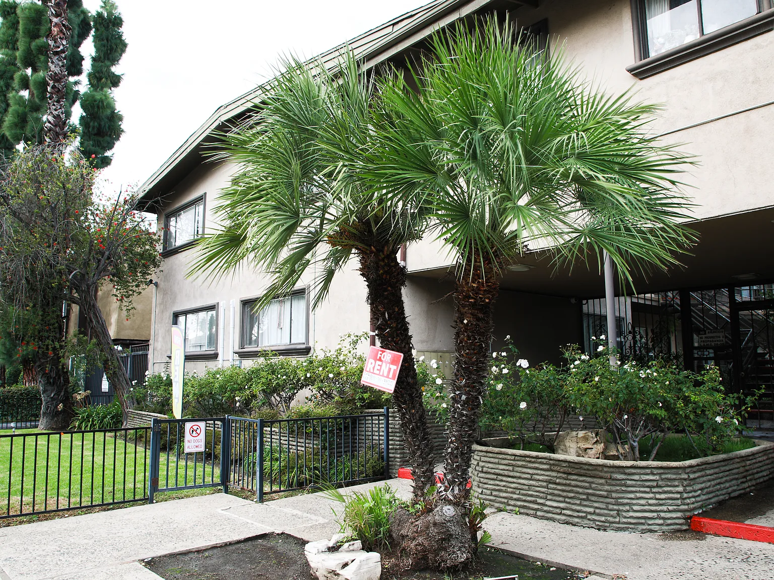 Oxnard apartments — Photo 2