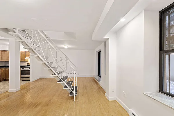 Rented by Grand Group Realty | media 25