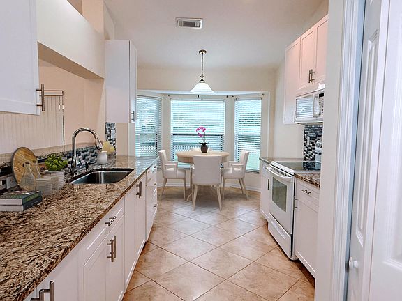 4th image of 2348 SW Pamona Street