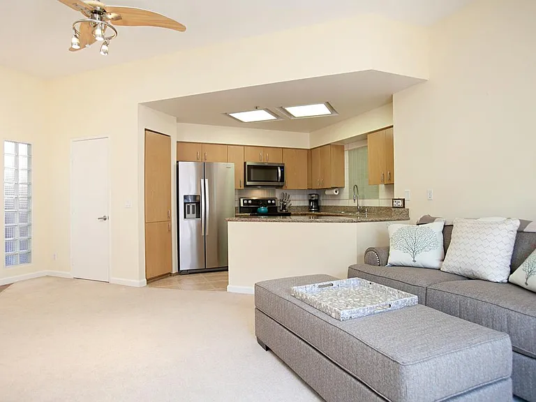 655 Columbia St #411 — Photo 14