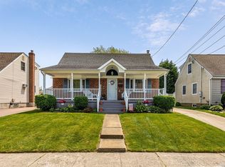 2349 Spruce St, Seaford, NY 11783