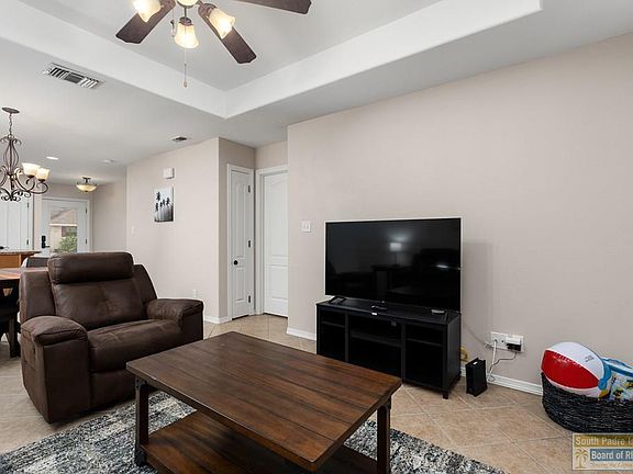 3rd image of 36 Pinehurst Dr