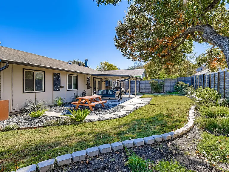 2819 Nordham Dr — Photo 22