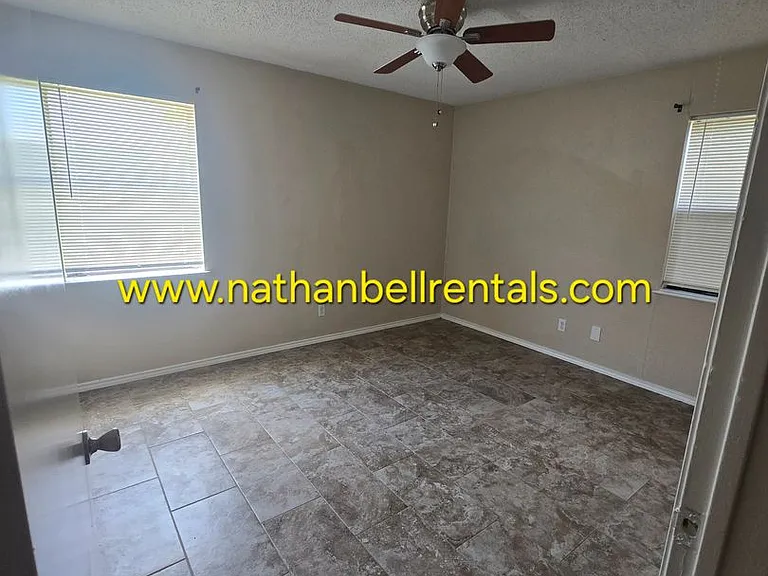 1665-1679 Ballard Dr — Photo 4
