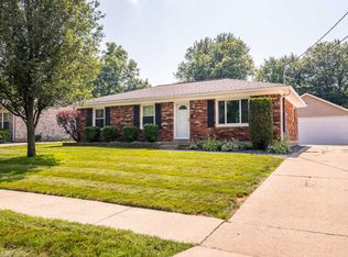 9818 Agena Dr, Louisville, KY 40229
