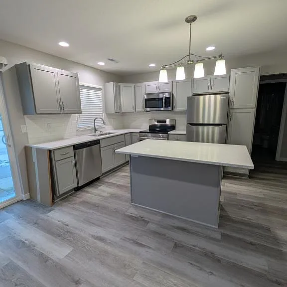 14 Reserve Ct — Photo 2