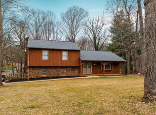 101 Berkley Pl, Forest, VA 24551