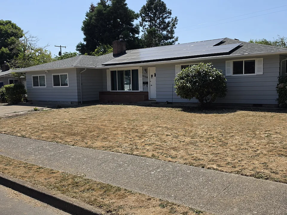 1740 NW Menlo Dr