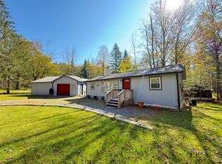 5146 Cresco Dr, Pocono Lake, PA 18347