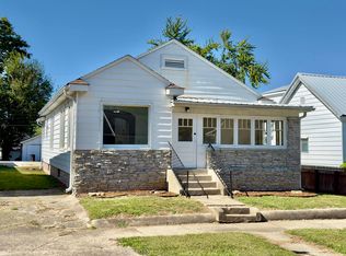 317 SE 7th St, Washington, IN 47501