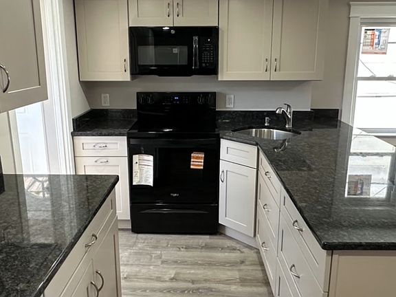 5th image of 184 W Green St