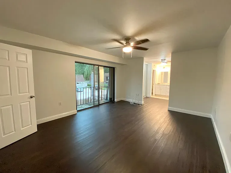 2413 24th Ln #2413 — Photo 9