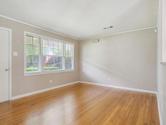 5th image of 4936 Hampshire Ave