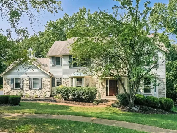 2409 Powders Mill Dr, Chesterfield, MO 63005